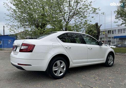 Skoda Octavia 2018 - фото 18
