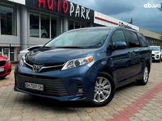 Продаж вживаних Toyota Sienna 2017 року в Одесі - купити на Автобазарі