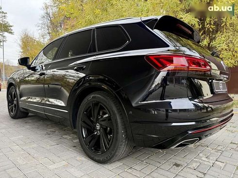 Volkswagen Touareg 2022 - фото 19