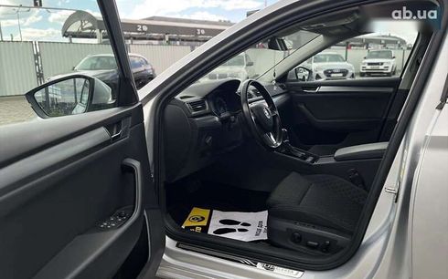 Skoda Superb 2018 - фото 9