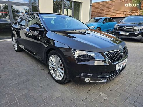Skoda Superb 2016 - фото 12