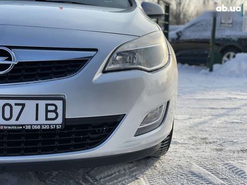 Opel Astra 2011 - фото 10