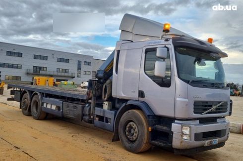 Volvo 320 2010 - фото 3