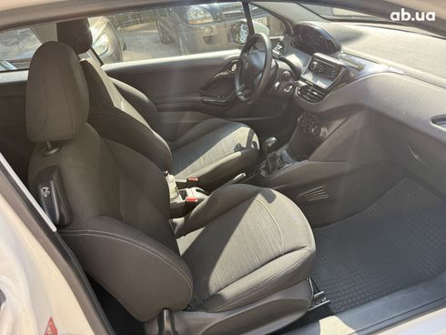Peugeot 208 2016 - фото 11