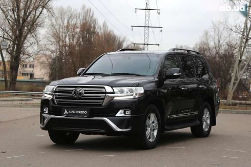 Toyota Land Cruiser 2017 - фото 3