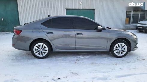 Skoda Octavia 2023 - фото 19