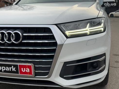 Audi Q7 2019 белый - фото 11