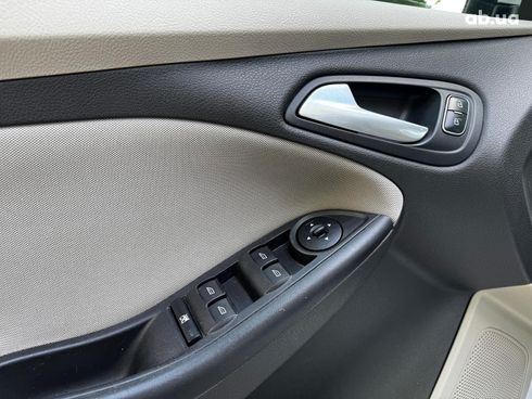 Ford Focus 2016 белый - фото 19