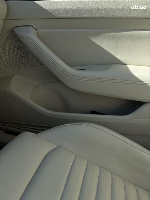 Volkswagen Passat 2017 синий - фото 8