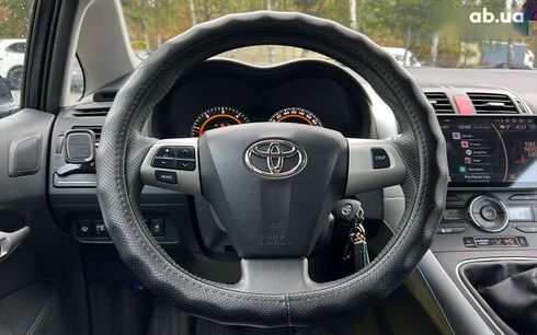 Toyota Auris 2010 - фото 13
