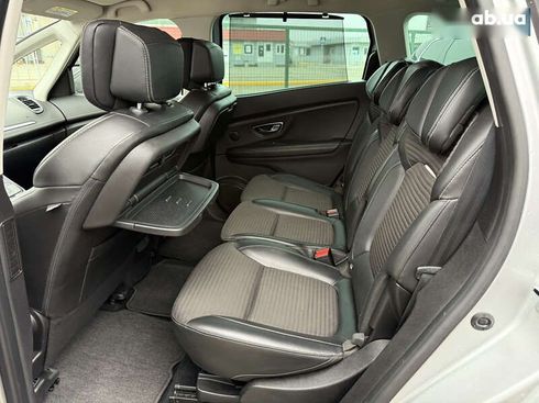 Renault Scenic 2017 - фото 17