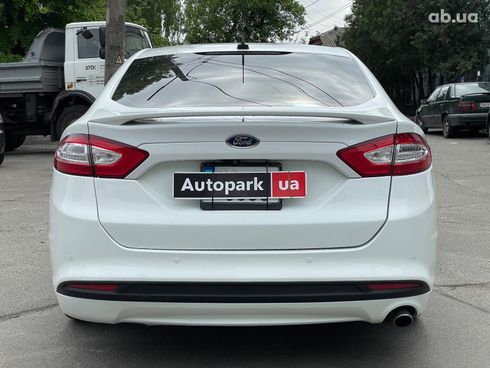 Ford Fusion 2016 белый - фото 11
