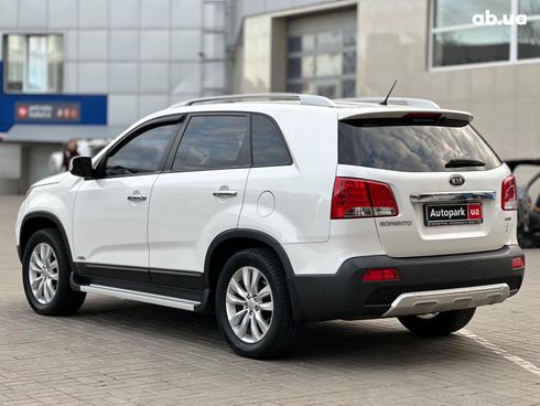 Kia Sorento 2011 белый - фото 7