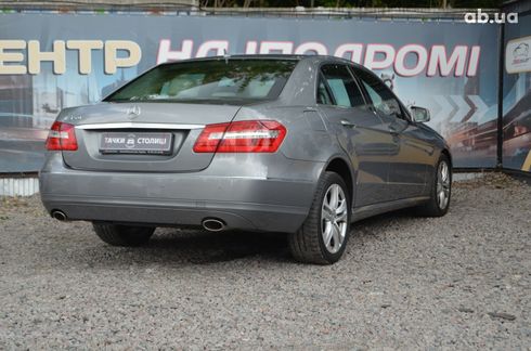 Mercedes-Benz E-Класс 2010 серый - фото 6