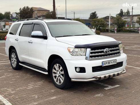 Toyota Sequoia 2011 белый - фото 15