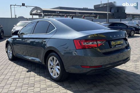 Skoda Superb 2020 - фото 5