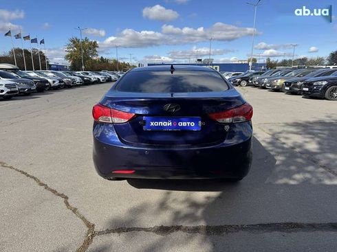 Hyundai Elantra 2013 - фото 6