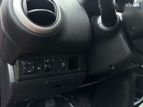 Nissan Note 2010 - фото 21