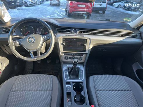 Volkswagen passat b8 2017 серый - фото 15