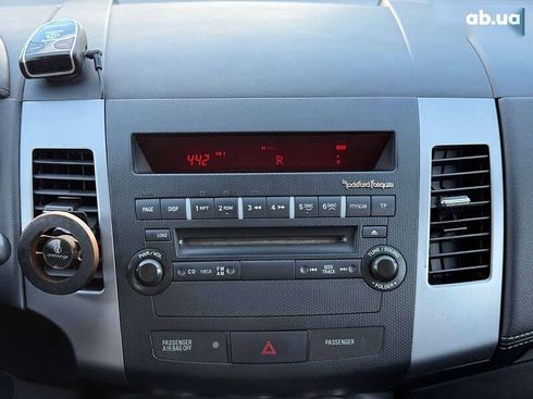 Mitsubishi Outlander 2010 - фото 24
