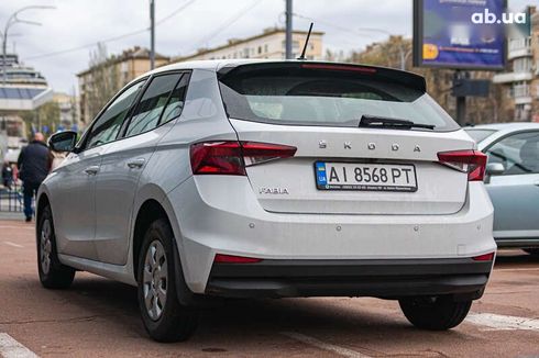 Skoda Fabia 2022 - фото 10
