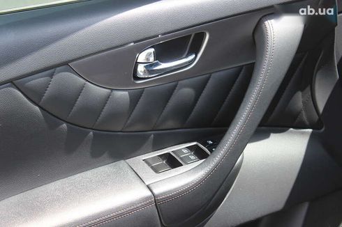 Infiniti QX70 2017 - фото 23