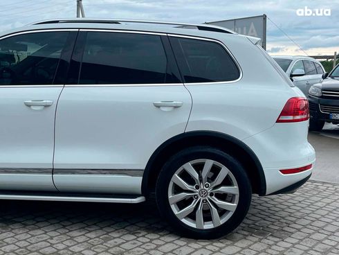 Volkswagen Touareg 2013 белый - фото 12