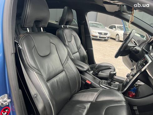 Volvo V40 2017 синий - фото 36