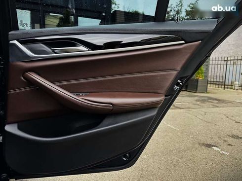 BMW 5 серия 2016 - фото 26