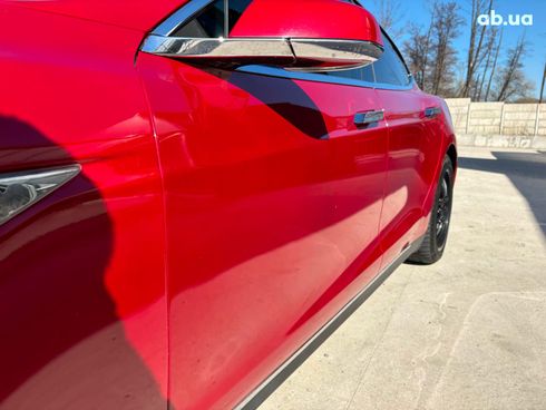 Tesla Model S 2014 красный - фото 10