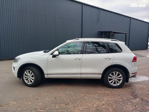 Volkswagen Touareg 2013 белый - фото 8