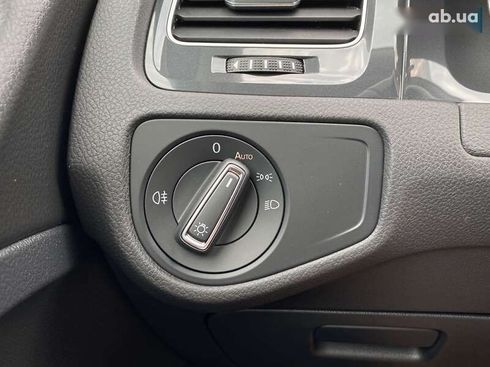 Volkswagen e-Golf 2020 - фото 18