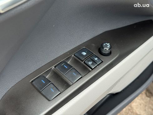 Toyota Camry 2022 серый - фото 15