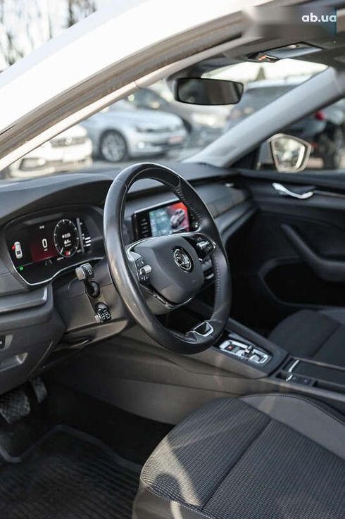 Skoda Octavia 2021 - фото 26