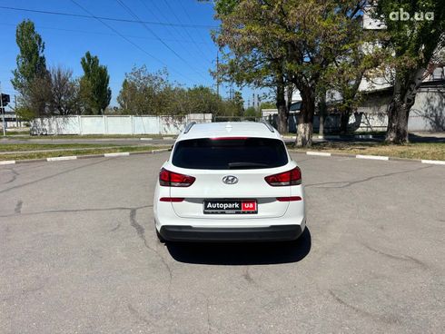 Hyundai i30 2017 белый - фото 4