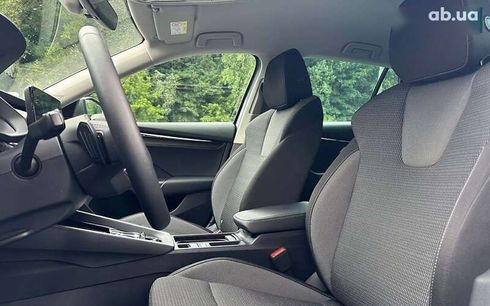 Skoda Octavia 2023 - фото 9