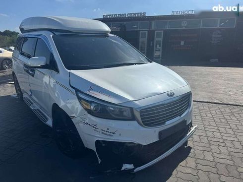 Kia Carnival 2017 - фото 2