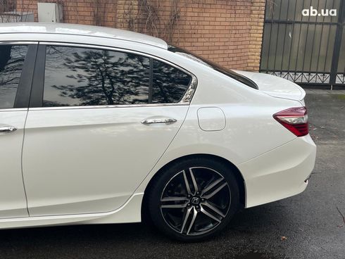 Honda Accord 2016 белый - фото 7