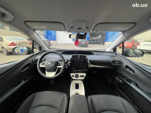 Toyota Prius 2016 черный - фото 38