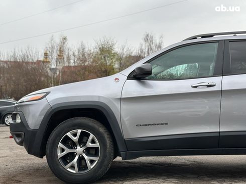 Jeep Cherokee 2018 серый - фото 6