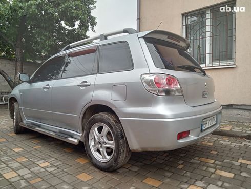 Mitsubishi Outlander 2003 серебристый - фото 3