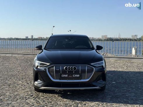 Audi E-Tron 2020 - фото 2