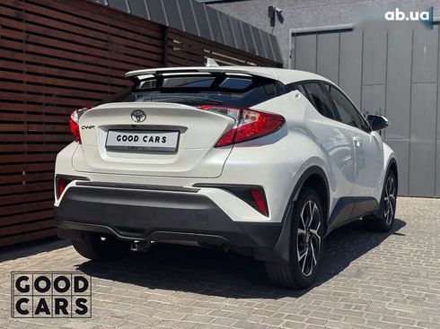 Toyota C-HR 2020 - фото 6