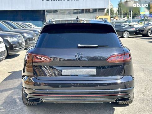Volkswagen Touareg 2018 - фото 15