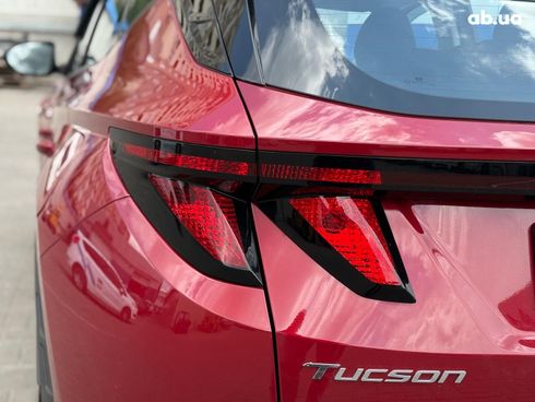 Hyundai Tucson 2023 красный - фото 25