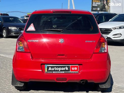 Suzuki Swift 2010 красный - фото 12