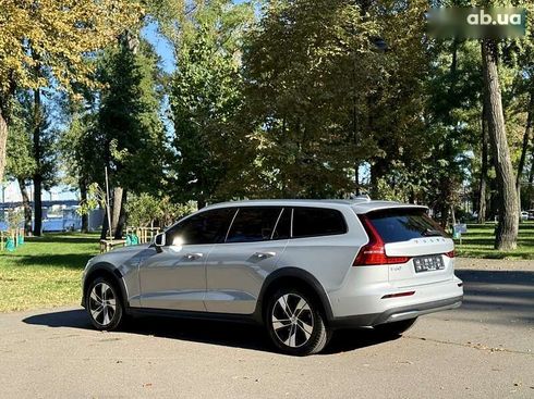Volvo V60 Cross Country 2024 - фото 14