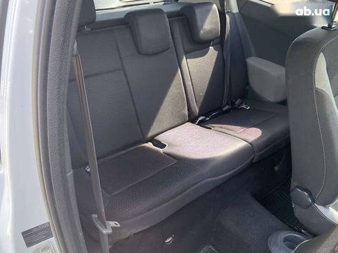 Renault Clio 2012 - фото 13