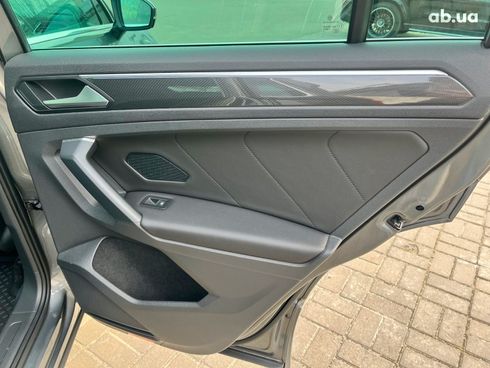 Volkswagen Tiguan 2019 серый - фото 31