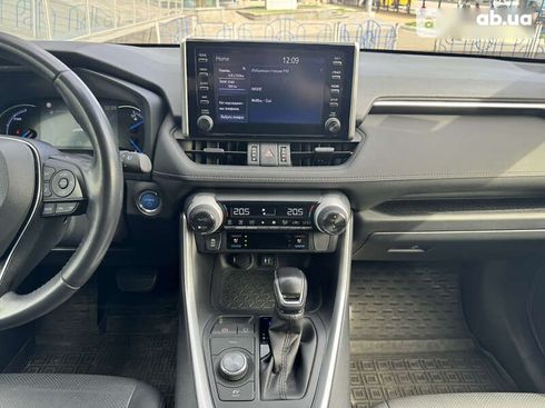 Toyota RAV4 2019 - фото 17